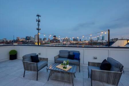 The Ireland - Rooftop Views, 9 Min To Broadway Villa Nashville Exterior photo