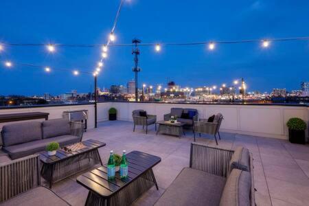 The Ireland - Rooftop Views, 9 Min To Broadway Villa Nashville Exterior photo