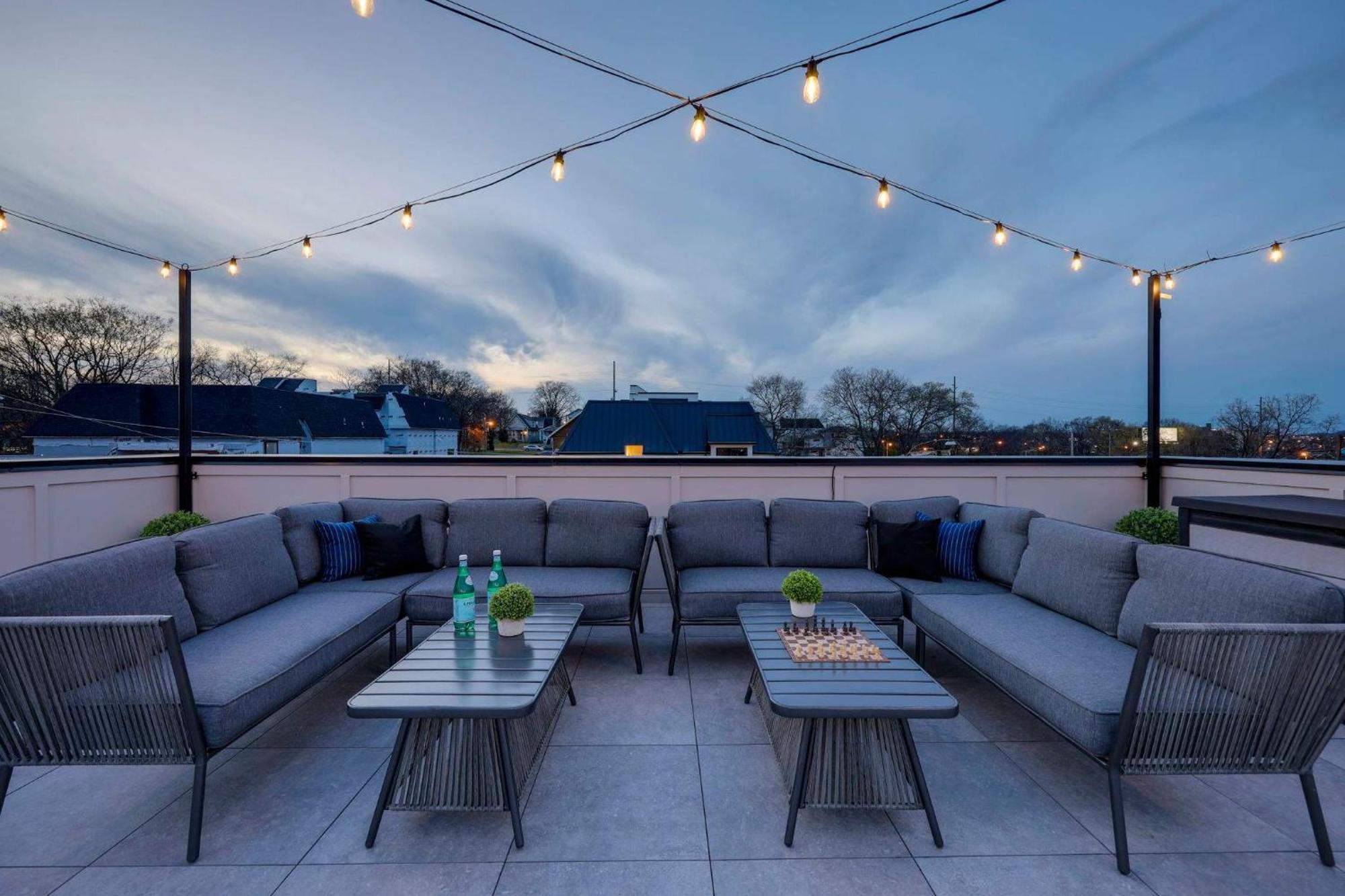 The Ireland - Rooftop Views, 9 Min To Broadway Villa Nashville Exterior photo